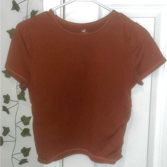 Hollister Rust Ribbed Tee - Picture 1 of 3